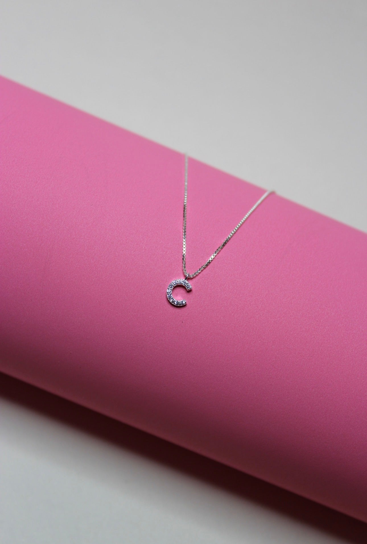 Collar inicial “c”