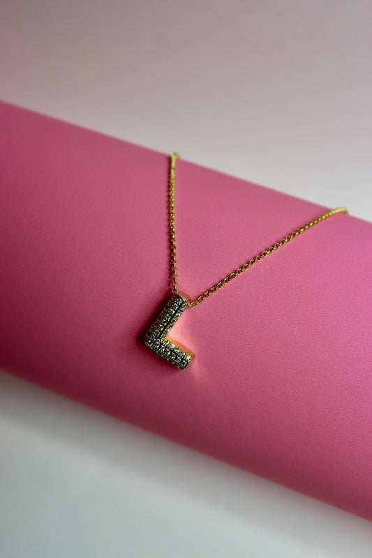 Collar letras doradas