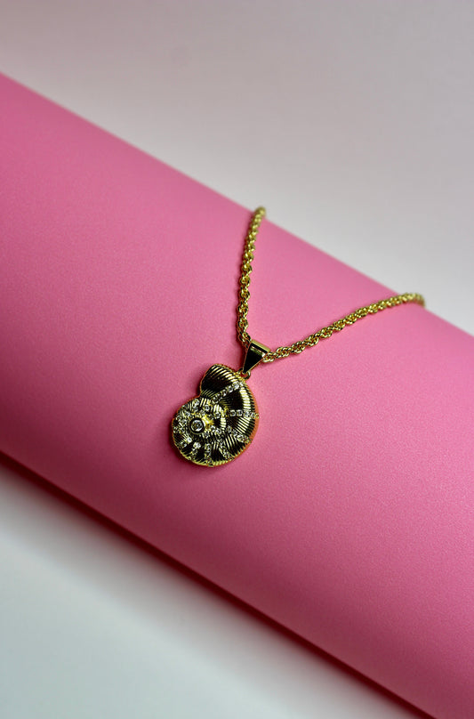 Collar concha marea dorada