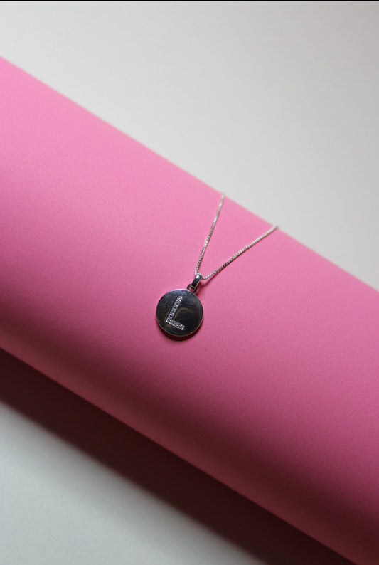 Collar letra L